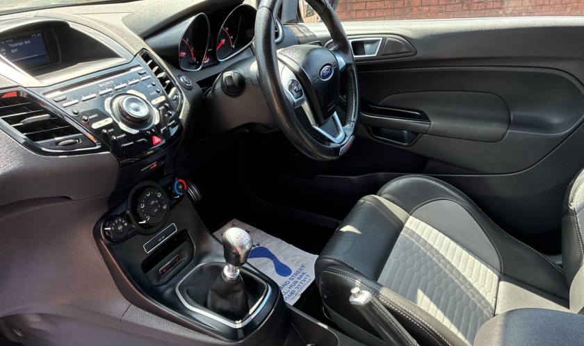 Ford Fiesta 1.6T St-2 Turbo