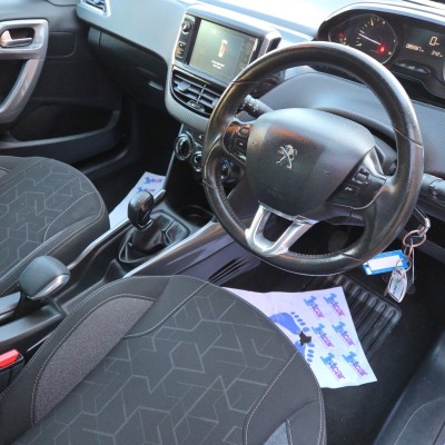 Peugeot 2008 Active Blue Hdi