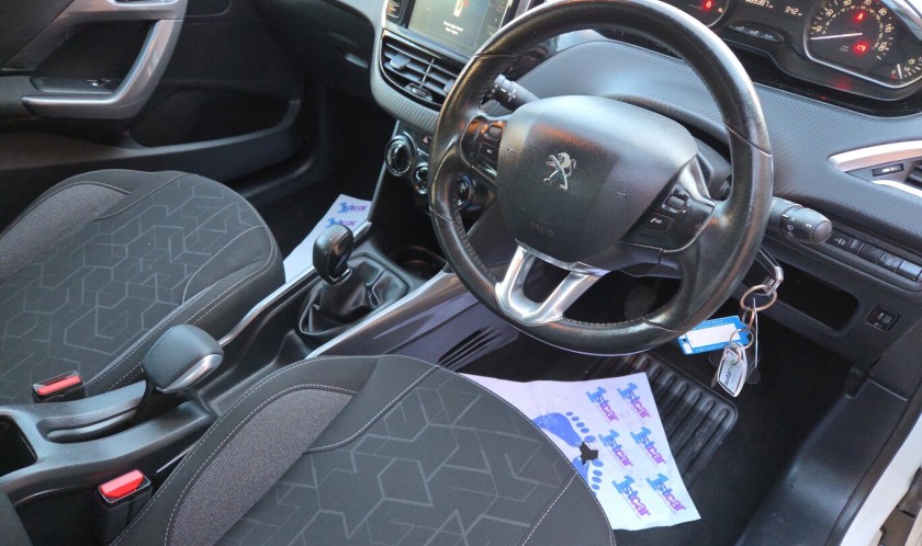 Peugeot 2008 Active Blue Hdi