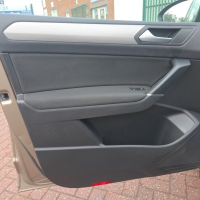 Volkswagen Touran Se Tdi Bmt