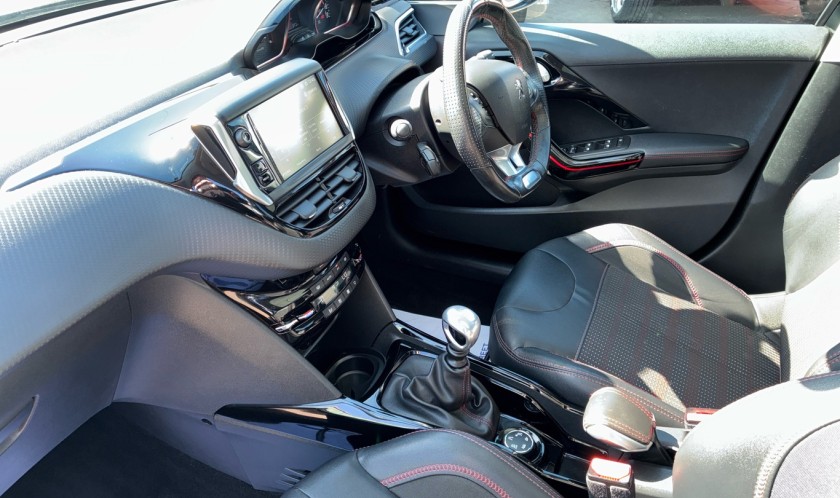 Peugeot 2008 Gt Line Blue Hdi S/S