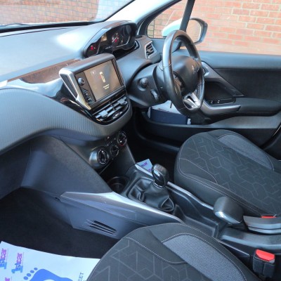 Peugeot 2008 Active Blue Hdi