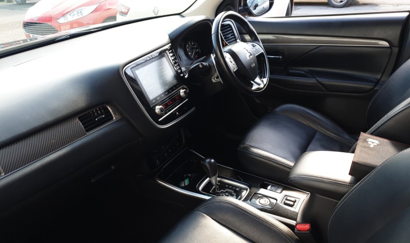 Mitsubishi Outlander Exceed Cvt