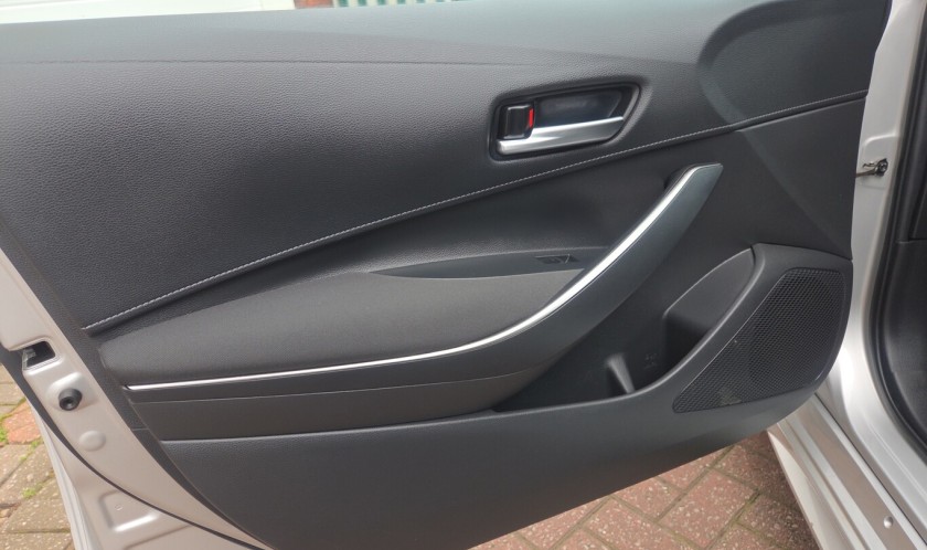 Toyota Corolla 1.8 Icon Tech Vvti Hev