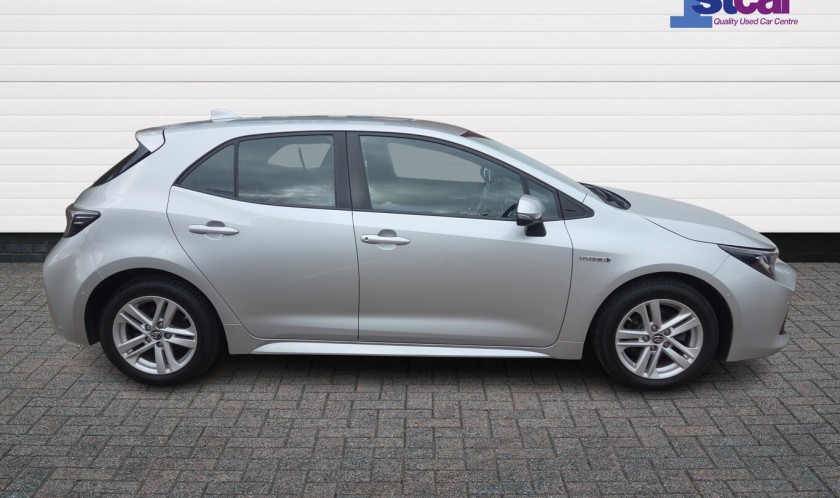 Toyota Corolla 1.8 Icon Tech Vvti Hev